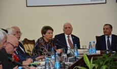 Akademik Yaqub Mahmudovun “Seçilmiş əsərləri” Milli Kitabxanaya təqdim olunub