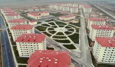 Məcburi köçkünlər yeni evlərə köçürülür