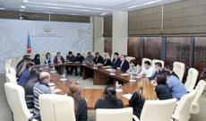 Sahil Babayev Xocalı soyqırımı zamanı hər iki valideynini itirmiş şəxslərlə görüşüb