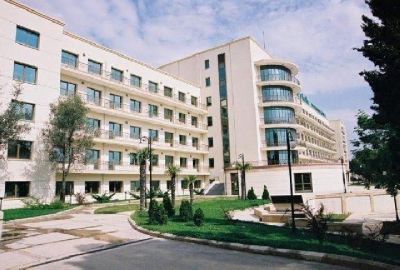 1 saylı Kliniki Tibbi Mərkəzdə (Semaşko) bibarıçılıq: Jurnalist Natiq Qocamana iynə vurulan zaman spirt tapılmayıb, yaş salfetkadan istifadə edilib