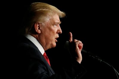 Donald Tramp Fars dilində İranı tənqid edib