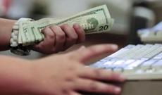 Türkiyədə dollar ucuzlaşır