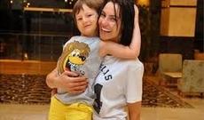 Taha model tərəfindən bıçaqlandığını təkzib edir