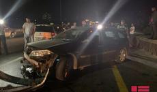 Bakıda sürücü intihar məqsədilə avtomobilini divara çırpıb