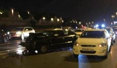 Bakıda 2 avtomobil toqquşub, xəsarət alanlar var